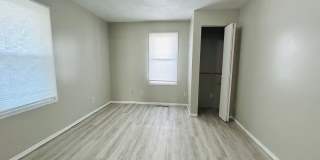 For Rent: 1213 W 17th St. 2 bedroom 1 bathroom Home! Nice porch! Nice back yard! New flooring! Washer & dryer hookups! Gallery 4