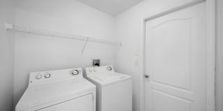 Spacious 3 bedroom 2 bathroom home in Lehigh Acres - New flooring! Gallery 13