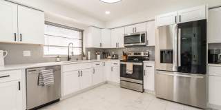 4760 Greentree Way Gallery 1