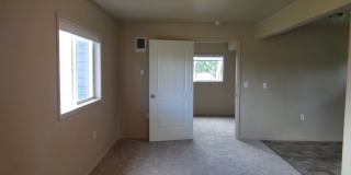 Charming 2 Bedroom Home! Gallery 1