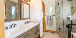 Stunning Fully Furnished 4-Bedroom Home with Amazing Views, EV Charger & Solar in Big Bear! Gallery 25