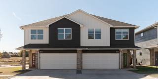 Luxury 3 Bedroom 2.5 Bathroom Townhome in Piedmont Schools (Neighborhood Park) Gallery 1