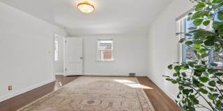 Beautiful Arlington Home South of Lane Gallery 26