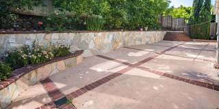 Highly Desirable Executive Home: 4 Bedrooms, 3 Bathrooms of Luxury Living Gallery 21