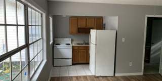 Welcome to this charming 3-bedroom, 1-bathroom apartment located in the heart of Leesburg, Florida! Gallery 1