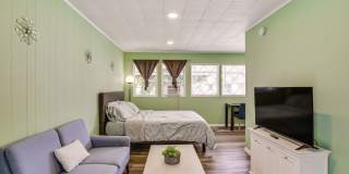 Charming Studio House in San Diego Gallery 1