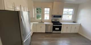 Epic REA - Spacious Light-filled Corner House 4BD/ 2BA Gallery 17