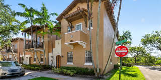 625 SW 146th Ter Gallery 1