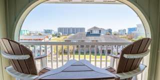 COZY,  FURNISHED OFF-SEAON MONTHLY RENTAL Gallery 5