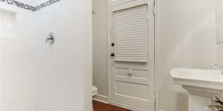 301 W Henry Street Gallery 18