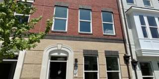 "Coming Soon". Fresh and Updated - 4 LEVEL ELEVATOR 4/4.5 TH Gallery 1