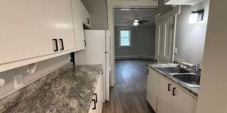Charming Lower Unit 1 Bedroom with Gourmet Kitchen Gallery 5