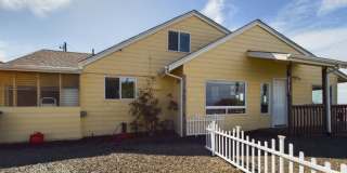 1033 Northwest Inlet Avenue Gallery 1
