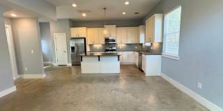 Great, modern 2 bedroom 2.5 bath available in South Austin! Gallery 6