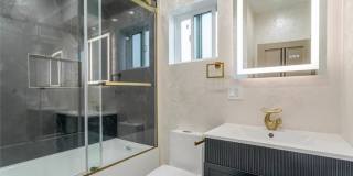 11112 Emelita Street 1/2 Gallery 17