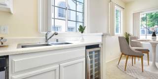 Summit At Warner Center Gallery 44