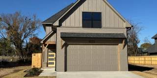 FIRST MONTH FREE RENT - 4 bed - 3 bath - 2 car garage with fenced yard! Gallery 1