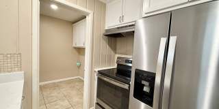 3-bed/2-bath with two living spaces! Gallery 10