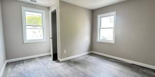 16 Long Ave. Gallery 7