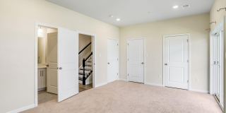 385 ENSEMBLE Way Gallery 32