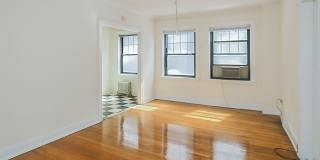 540 West Briar Place Gallery 3