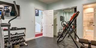 129 Channel Pointe Mall Gallery 24