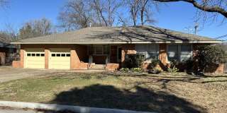 Move-In Special! 1/2 off 1st Month! (3) Bed/(2) Bath + (2) Living Areas Avail NOW! Gallery 1