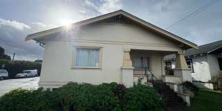 2/1 house, 2 car garage, yard, Very Nice Gallery 1