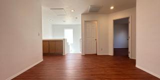 Single Family Home 3 Beds, 2.5 bath, 1 car garage Gallery 20