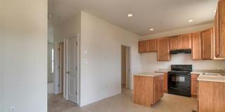 Beautiful 3 Bedroom, 2.5 Bath End Unit in Spring Grove Schools!! Gallery 1