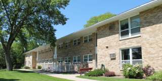 Newly Remodeled 2 Bedroom + den near Hilldale Mall Gallery 39