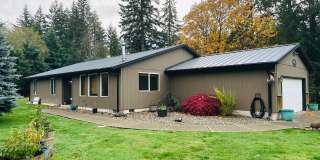 Beautiful Acreage Property Gallery 1