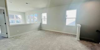 Room in 4 Bedroom Home at Munsing Dr Gallery 12