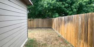 2 Weeks free rent / 3/2/2 Duplex / Walk to Historic Gruene / Fridge / Gas Cooking / Fenced in yard / CISD Gallery 20