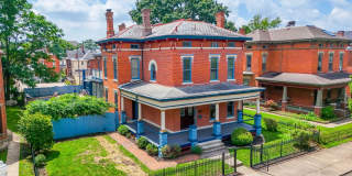 Huge Brick House in Victorian Village/Short North, Beautiful Woodwork 3 Car Garage and Swimming pool Gallery 1