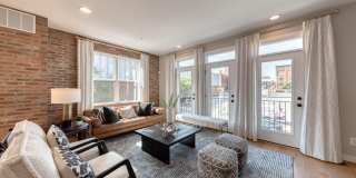 917 GRUNDY Street Gallery 18