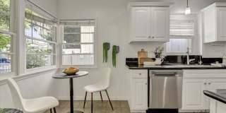 852 11th St Gallery 7