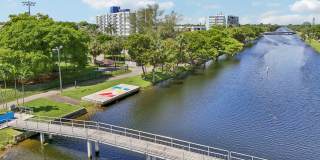 Grand Island Square - 3 Miles to Aventura Mall Gallery 23