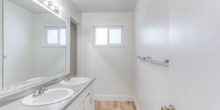 The Cottages Gallery 16