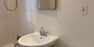 1300 N MEADE Street Gallery 28