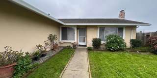 Lovely 3-Bedroom, 2-Bath Home with Spacious Backyard Gallery 1
