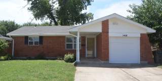 Cute Home w/Great Yard! Gallery 1