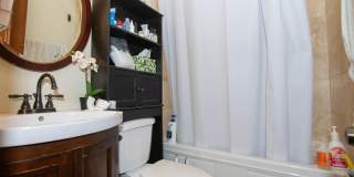 4 Bedroom 2 Bathroom Renovated Duplex Available in Charming Brownstone Gallery 3