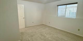 4 Bedroom, 2 Bathroom Duplex - Pet Friendly Gallery 15