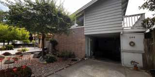 Beautiful and spacious 2 Bedroom, 1.5 Bathroom Located in Rio Del Mar, close to the beach and Aptos Village Gallery 1