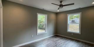 Beautiful 3 bedroom home available Early August! Gallery 16