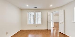 5707 BREWER HOUSE Circle unit: T-2 Gallery 10