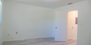 Spacious one-bedroom near Pinellas Trail and Azalea Rec area Spacious one-bedroom near Pinellas Trail and Azalea Rec area Gallery 10