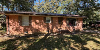 2 Bedrooms, 1.5 Bath - Home in Garden Lakes! Gallery 1