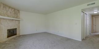 Roomy Remodeled  Kirkland Condo Gallery 6